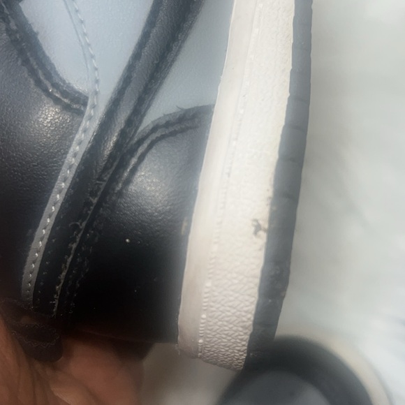 Jordan 1’s Toddler Boy 9C - Picture 6 of 8